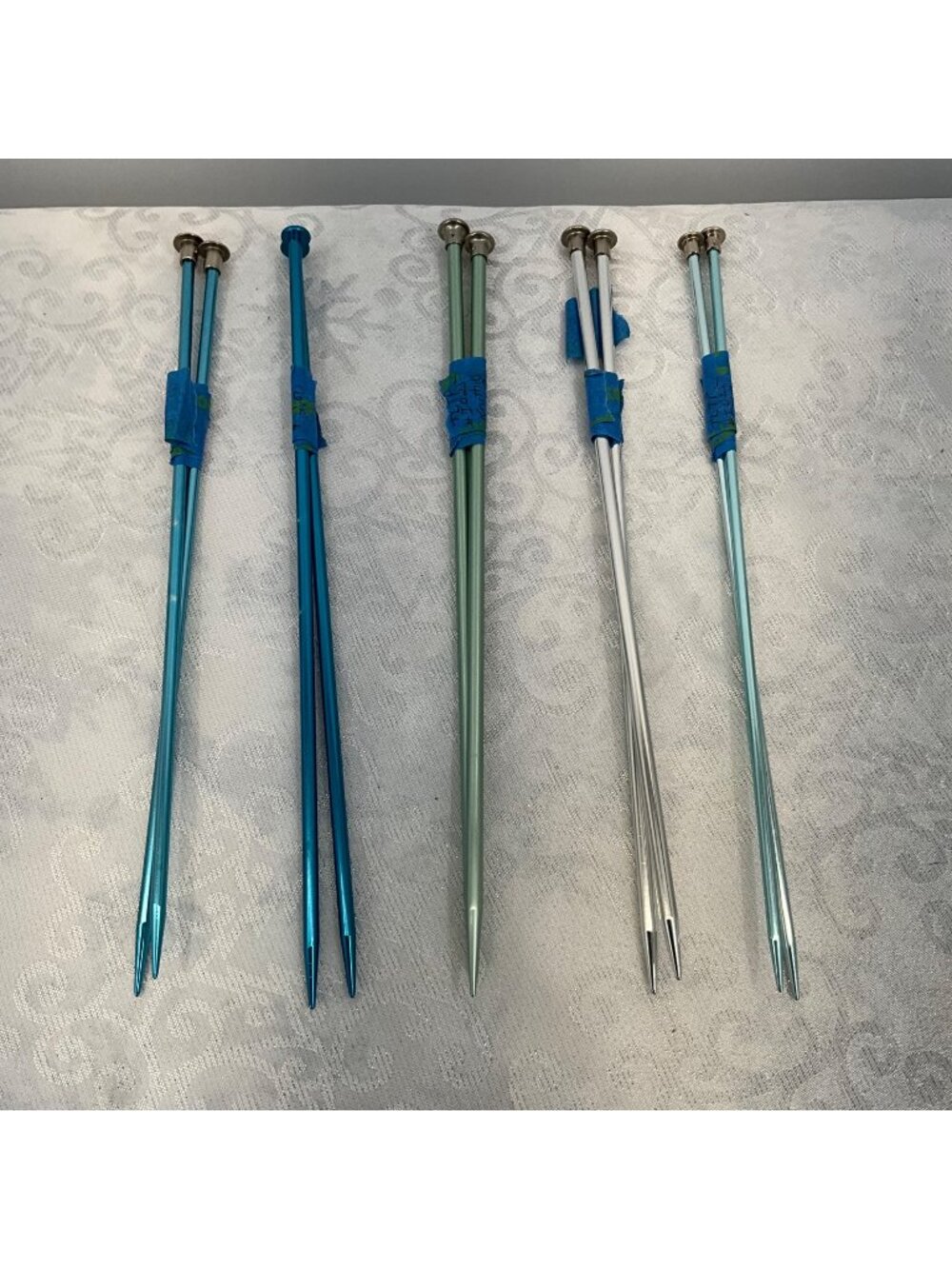 Set Of 5 Vintage Aluminum Knitting Needles Sizes 5-10 Boye & Bates USA